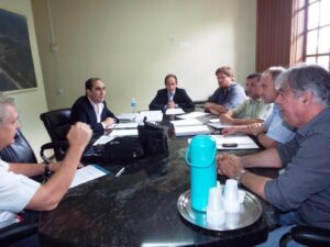 Read more about the article Prefeito se reúne com representantes da ARIS e Casan