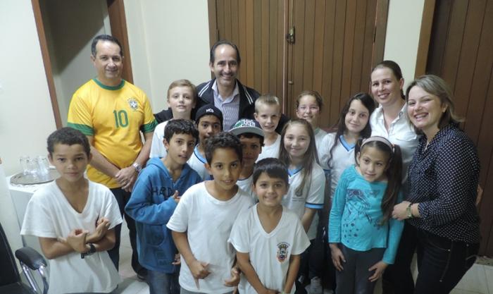 Read more about the article Alunos da rede municipal visitam a Prefeitura de Barra Velha