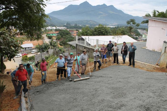 Read more about the article Pavimentação Comunitária contempla mais uma rua em Guaramirim