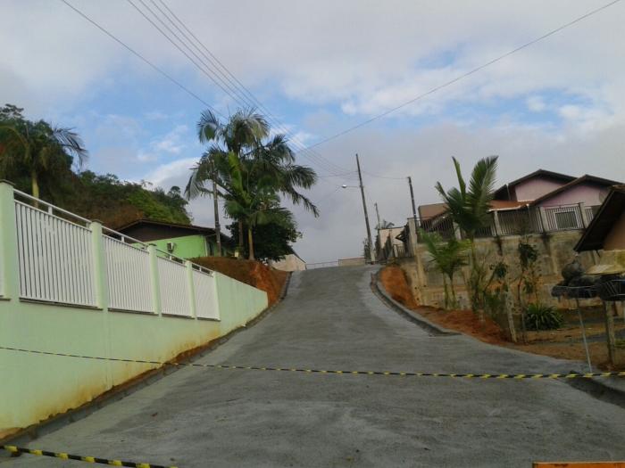 You are currently viewing Morro do Schimidt recebe Pavimentação Comunitária