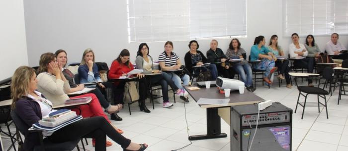 Read more about the article Capacitação envolve 400 professores da Educação Infantil