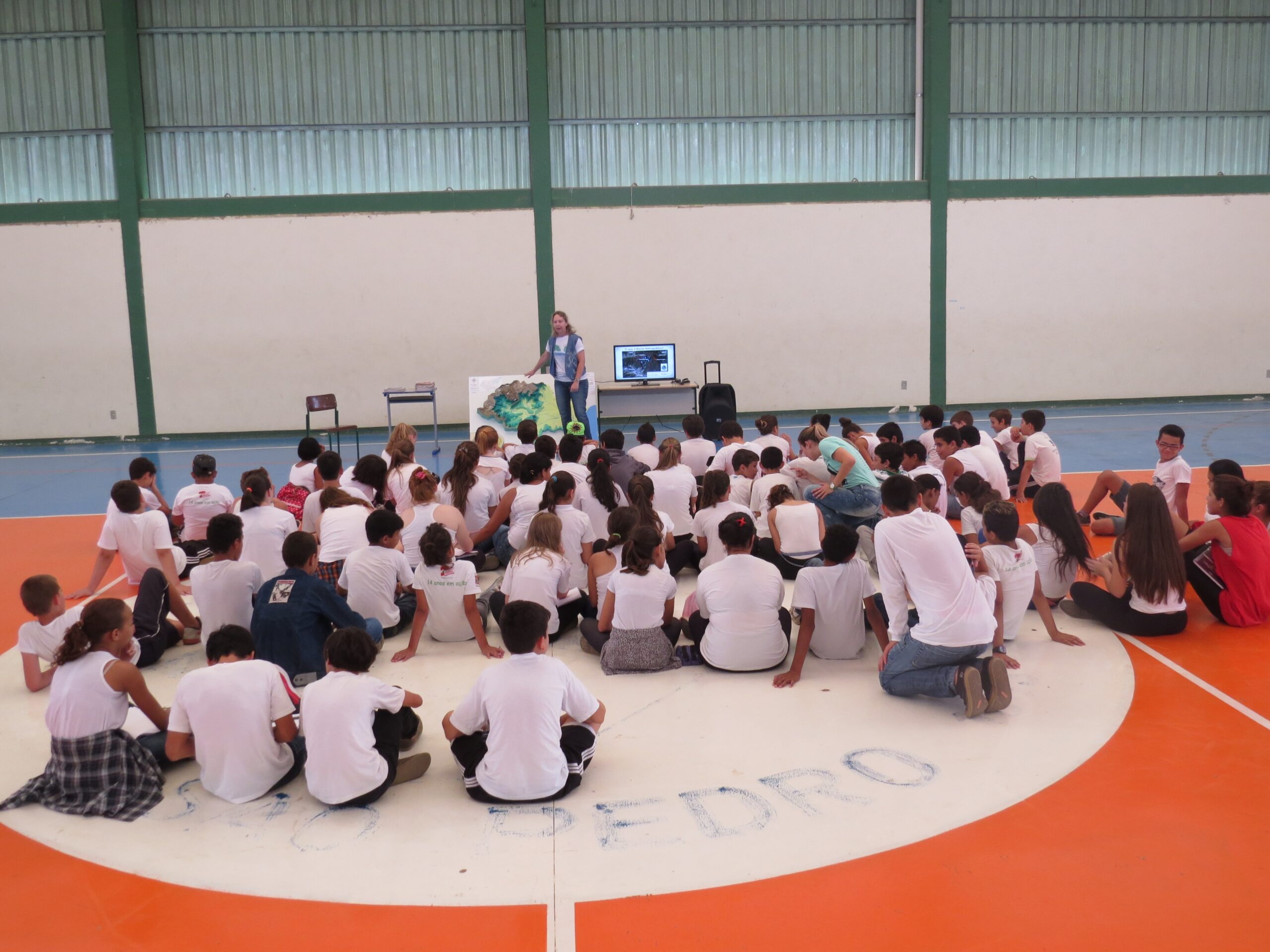 You are currently viewing Escola São Pedro recebe curso de educação ambiental