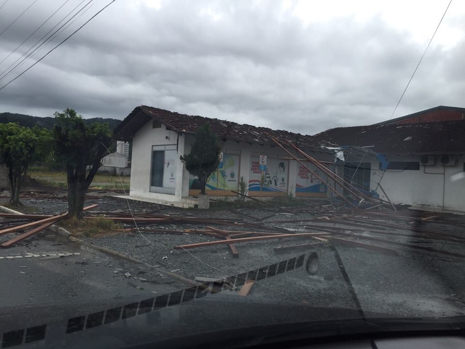 You are currently viewing Temporal provoca destruição em Guaramirim