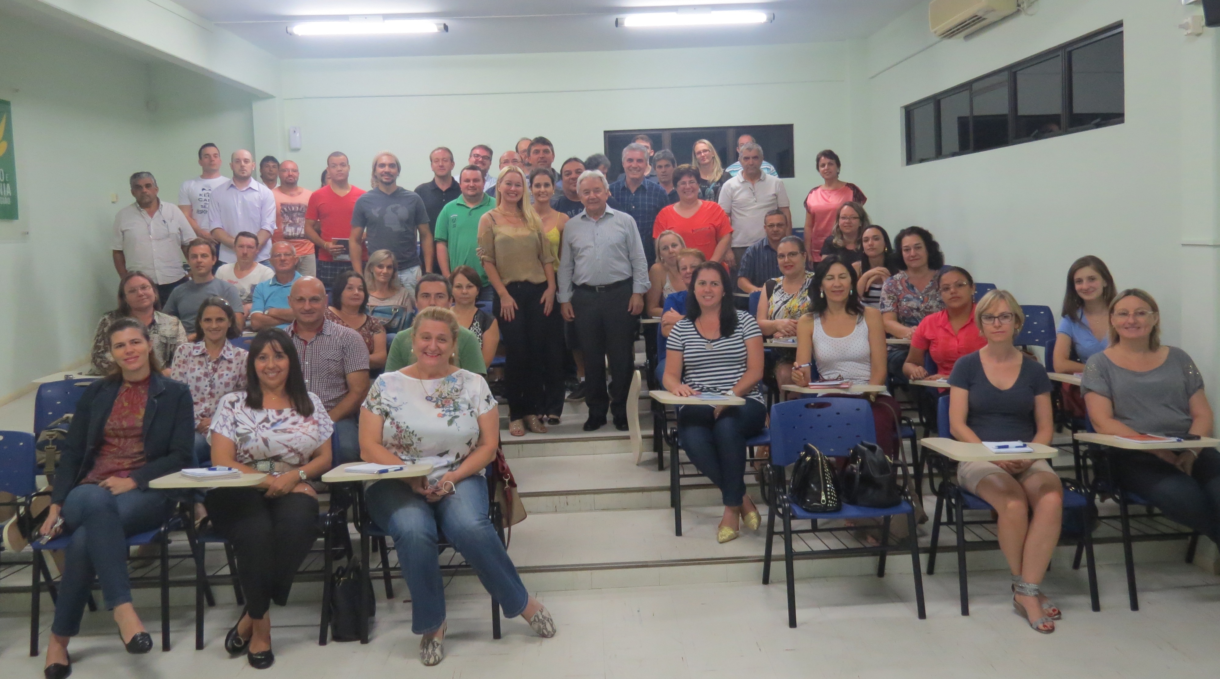 Read more about the article Aula magna da Escola de Governo e Cidadania teve palestra com Donini