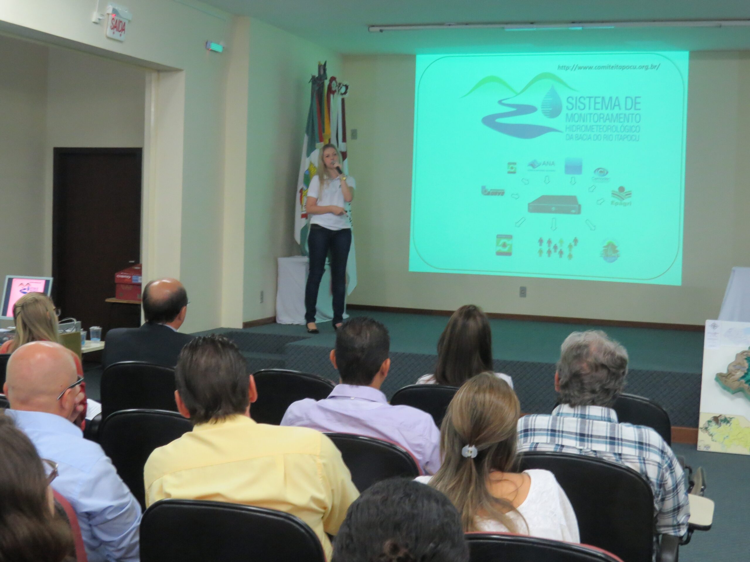 Read more about the article AMVALI PARTICIPA DO EVENTO “A ÁGUA NO CONTEXTO ATUAL”